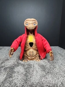 Talking ET Extra Terrestrial Interactive Doll Tiger Electronics 2000 Red Hoodie - Picture 1 of 13