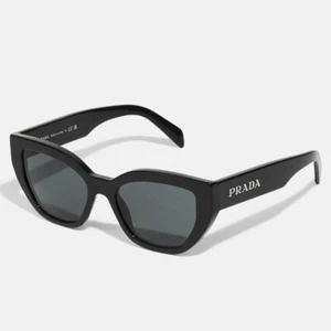Sonnenbrille PRADA OPR A09S Black Dark Grey 145 - Bild 1 von 4