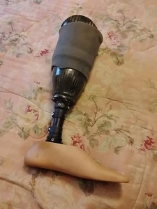 Prótesis Bulldog pierna izquierda debajo de la rodilla talla 28 fibra de carbono - Imagen 1 de 10