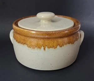 Vintage McCoy 2 Quart Covered Casserole Dish Round - Picture 1 of 7