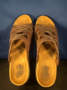Clarks Bendables Brown Wedge Slide Sandals Size 8M - Picture 1 of 15
