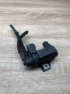 25819 0R011 Toyota Avensis Used VANOS VALVETRONIG SOLENOID VALVES Genuine OE - Picture 1 of 5