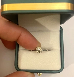 $3482 1.00 Carat Round Brilliant Cut Genuine Diamond Solitaire Ring 6.13mm sz6 - Picture 1 of 12