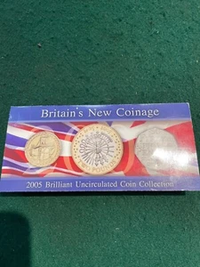 2005 Britain's New Coinage 3 Coin BU Set £1 £2 50 Pence Royal Mint Packaging - Picture 1 of 2