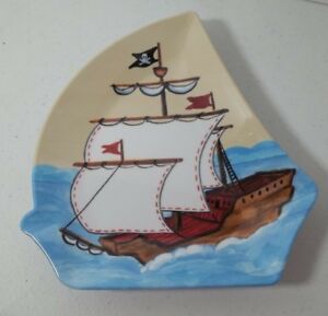 Pottery Barn Kids Jolly Roger Pirate Melamine Plate Ship Shaped Set of 4