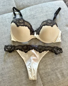 Hunkemöller, Damen BH, 70 D, D Cup, String, XS, Set, Weiß, Grau, Spitze, Sexy - Bild 1 von 6