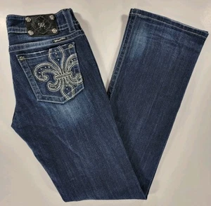 Pantalones de mezclilla elásticos Miss Me Boot Cut para mujer 30x34 lavado oscuro embellecidos bolsillos - Imagen 1 de 16