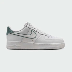 Nike Herren Air Force 1 '07 LV8 FN8349 100 Schuhe Sneaker - Bild 1 von 7