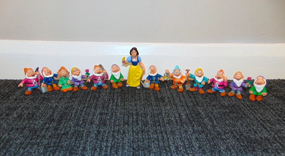 Винтажная фигурка Disney Snow White & the 7 Dwarfs Bullyland игрушка Bully Land высота 2 дюйма - Изображение 1 из 4