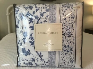 Laura Ashley CHARLOTTE set piumone blu bianco floreale 4 pezzi Queen NUOVO con etichette - Foto 1 di 12