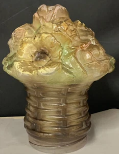 Lovely old cz shade glass frosted flowers centerpiece - Picture 1 of 8