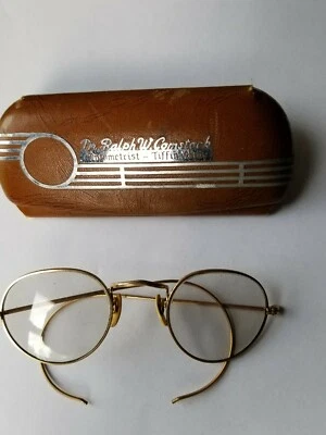 Anteojos antiguos de alambre en estuche en relieve Dr. Ralph W. Comstock, Tiffin, Ohio Foto 1 de 4