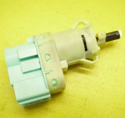 🔅2009-22: FORD-F150, Escape; 2009-25: E150-450 Interruptor de luz de freno luz de freno Foto 1 de 4