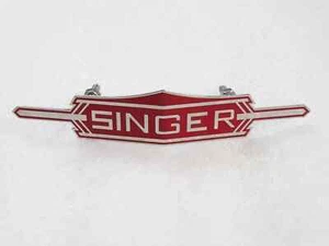 Stemma distintivo griglia radiatore auto Singer vintage ottone e bulloni cromati sul retro - Foto 1 di 6
