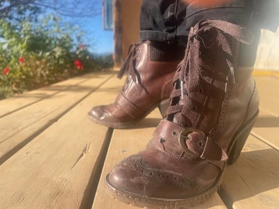 Sapatos Anthropologie achados raros - requintados!  - Imagem 1 de 4