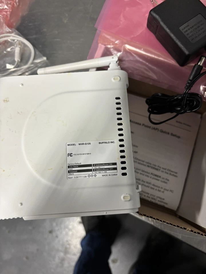 NOVO Roteador Buffalo 2 WHR-G125 com Adaptador e Ethernet - Imagem 1 de 4