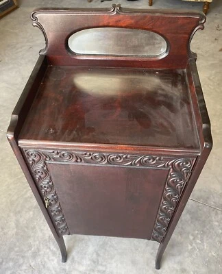 Gabinete de partituras o dibujos de caoba del siglo XIX. Foto 1 de 4