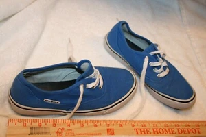 Used Youth Air Walk Blue Shoes size 5 ½ - Picture 1 of 7