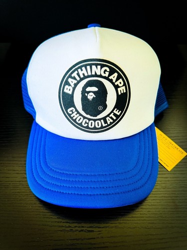 A BATHING APE (BAPE) Cappello Blu A Bathing Ape X Chocolate Edizione Limitata