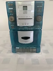 Stereoanlage klein mit 2 weißen Boxen - Bild 1 von 4