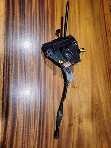 07-13 GMC Sierra Chevy Silverado caja de transferencia palanca de cambios OEM P - Imagen 1 de 4