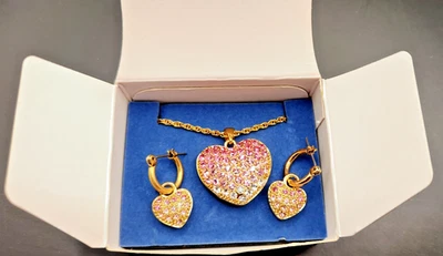 Collar y pendientes perforados Avon Pave Ombre corazón (estrás rosa) - De colección 2005 Foto 1 de 3
