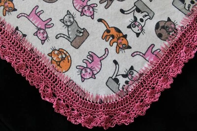 Manta de recepción borde ganchillo a mano nueva regalo baby shower niña ¡GATOS TIERNOS! Foto 1 de 4