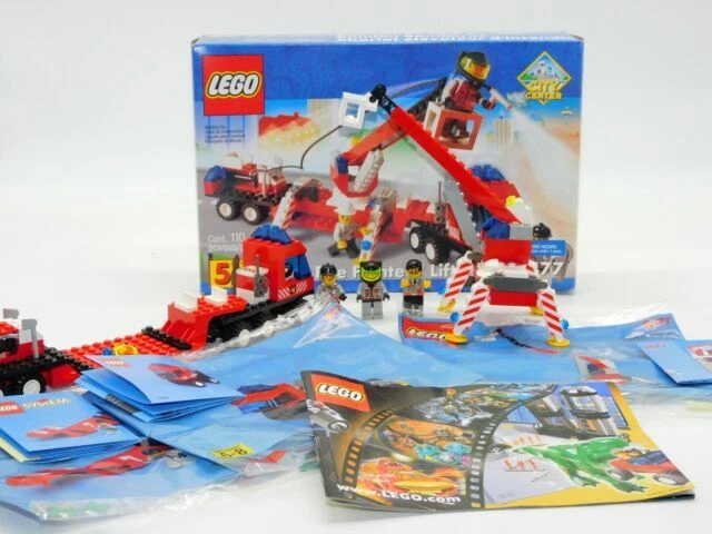 LEGO Town: Fire Fighters' Lift Truck (6477)