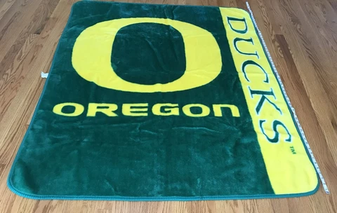 Oregon Ducks green yellow blanket throw college game day Northwest Company Cover