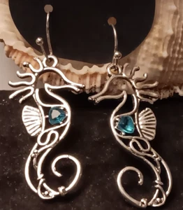 Sea Life inspiriert Seepferdchen Ohrhänger Draht Pierce Ozean Böhmisch - Bild 1 von 1