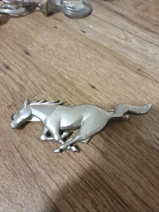 ford mustang running horse emblem - Bild 1 von 1