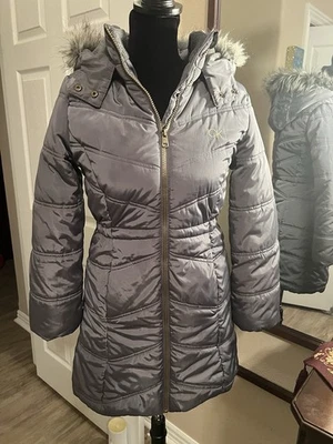 Calvin Klein Niñas Gris Puffer Chaqueta Con Ribete De Piel Sintética Talla Grande Niñas 12/14 Foto 1 de 4