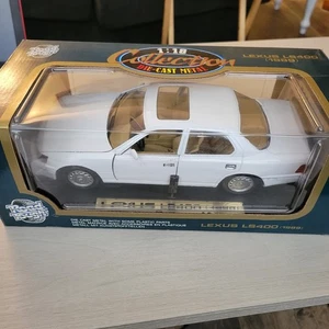 Nuevo - Lexus LS400 1989 Road Tough escala 1:18 diecast modelo de coche blanco 92038 - Imagen 1 de 8