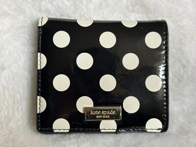 Cartera pequeña Kate Spade negra con lunares blancos transparente ID ventana cremallera moneda Foto 1 de 4
