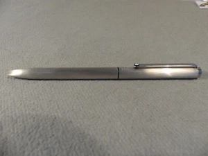 Montblanc Slimline 2 Farben Dreh Kugelschreiber Metall gebürstet (RX17) - Picture 1 of 6