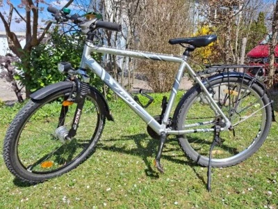Trekkingrad Xzero, 26 zoll, mit Schutzbleche, Gepäckträger und Beleuchtung  - Bild 1 von 4