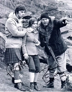 Doctor Who Autograph: DEBORAH WATLING & FRAZER HINES (Abominable) Signed Photo - Imagen 1 de 1