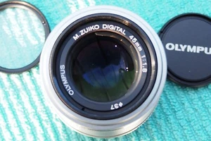 Olympus M.Zuiko Digital ED 45mm f/1.8 Festbrennweite ,neuwertiger Zustand. - Bild 1 von 5