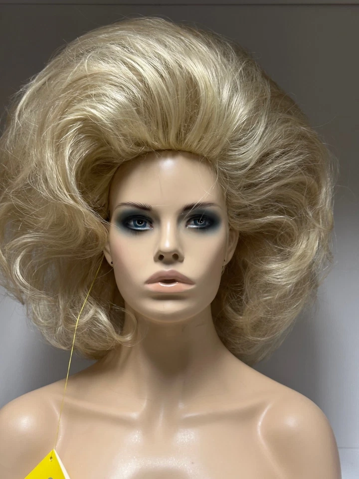 Vegas girl big girl page fluff blonde knock out drag nwt  wigs wig - Image 1 of 1