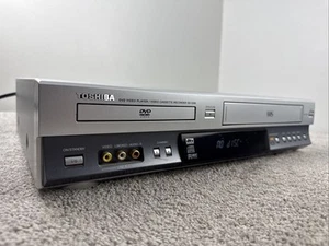 Toshiba SD-V290U DVD VHS Combo Player - TESTED - VHS Works - DVD DEFECTIVE - Picture 1 of 4