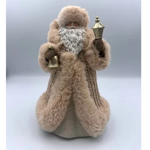 Kunstfell Weihnachtsmann Figur Champagner Mantel Laterne & Glocke Weihnachtsdeko 12 Zoll - Bild 1 von 3