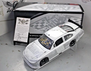 2011 Dale Jr. National Guard ARC ICE 1/24 Action NASCAR Diecast Autographed - Picture 1 of 2