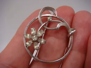 VINTAGE SIGNIERTE KREMENTZ BROSCHE SILBERFARBEN STRASS BLUMENWIRBEL NACHLASS - Bild 1 von 13