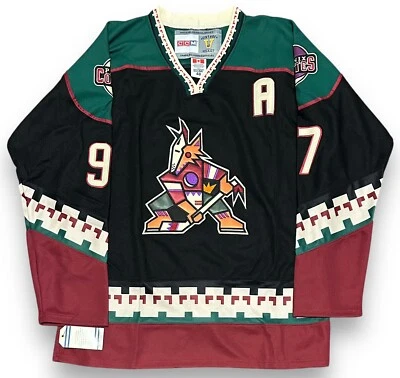 Phoenix Coyotes Jeremy Roenick Black CCM Vintage Throwback Jersey (Men's Sizes)