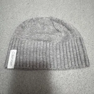 Calvin Klein Hat Gray Cap Style Beanie Cute Style Fashion Comfort Head Unisex - Picture 1 of 4