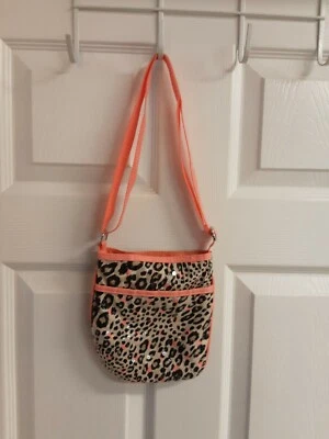 女孩豹纹亮片钱包带珊瑚装饰和可调肩带带2个口袋 — 第 1/4 张图片