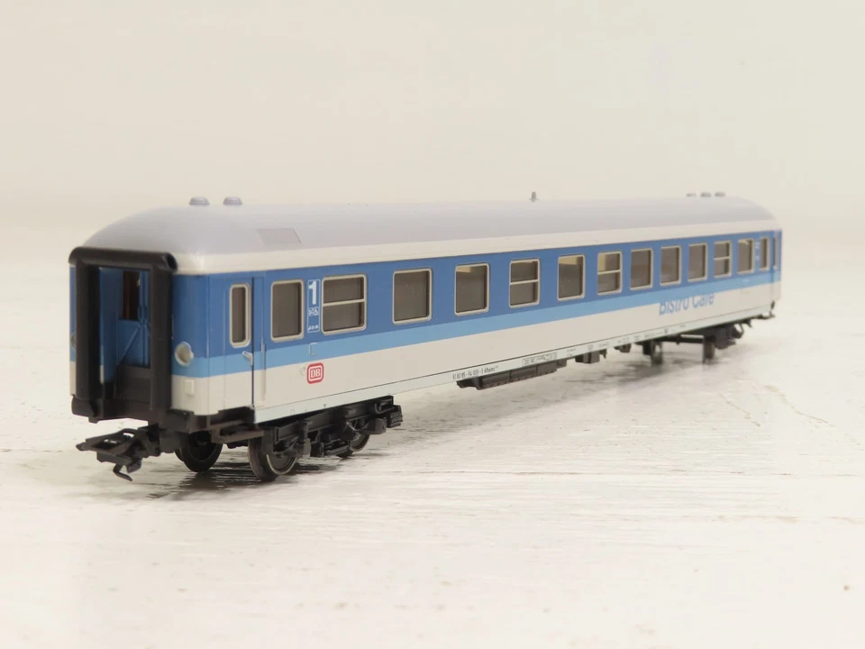 Coche de pasajeros Marklin 4384 HO LN  Foto 1 de 4