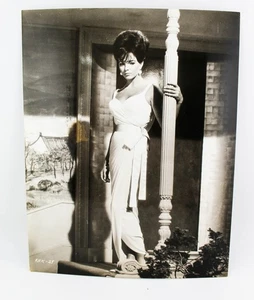 1950S ORIGINAL HOLLYWOOD SEXY JOAN COLLINS PRODUCTION PHOTO 29 - Picture 1 of 2