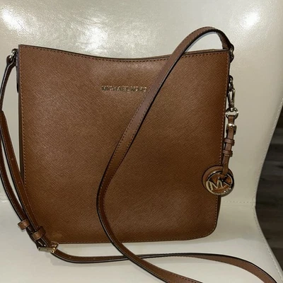 Сумка через плечо Michael Kors Jet Set дорожная сумка-мессенджер коричневая отличная - Изображение 1 из 4