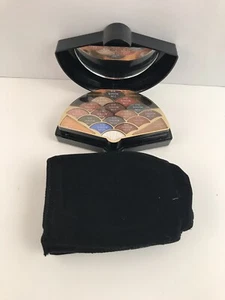 BR Eyeshadow Kit, 17 Colors, New Opened Box - Picture 1 of 4